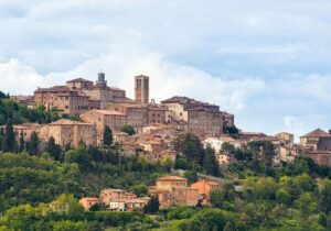 landscape of montepulciano wine tour