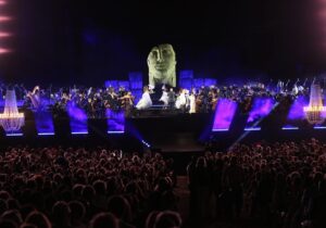 andrea bocelli concert lajatico head sculpture