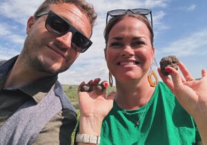 truffle experience tuscany holding truffles