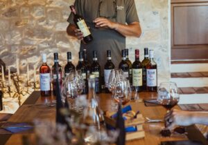 wine tasting tuscany winemaker presenting