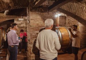 wine tours tuscany cellar tasting
